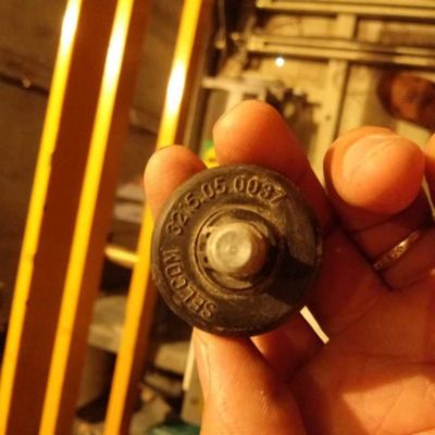 Ролик замка ДШ упорный ролик D=32 mm d=8 mm Selcom с осью
